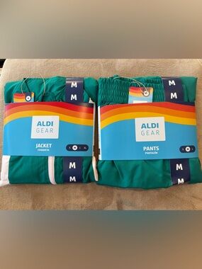 ALDI GEAR 2026 Green Windbreaker Jacket & Pants Set